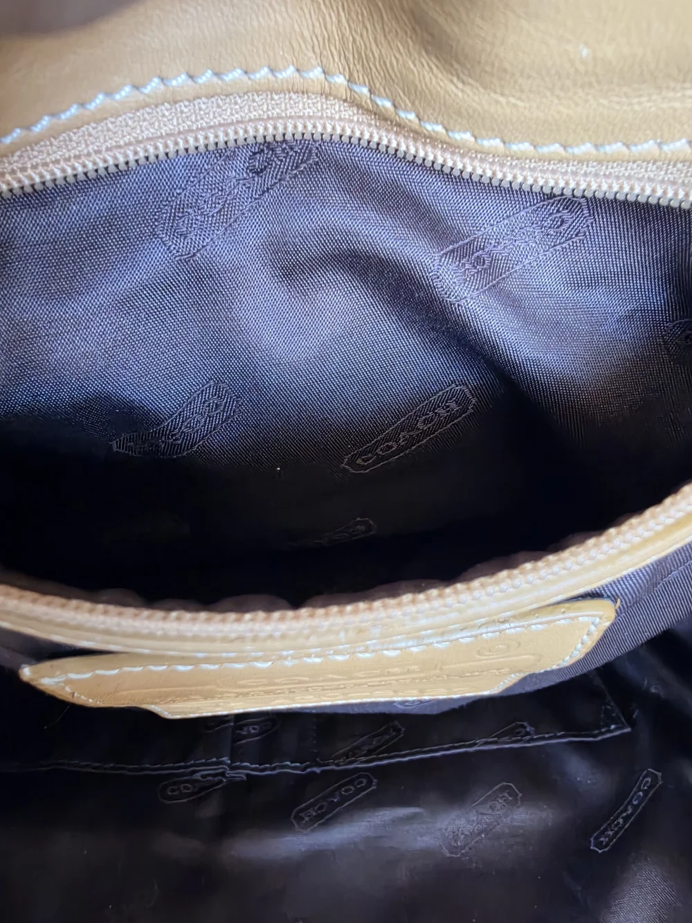 Coach vintage legacy